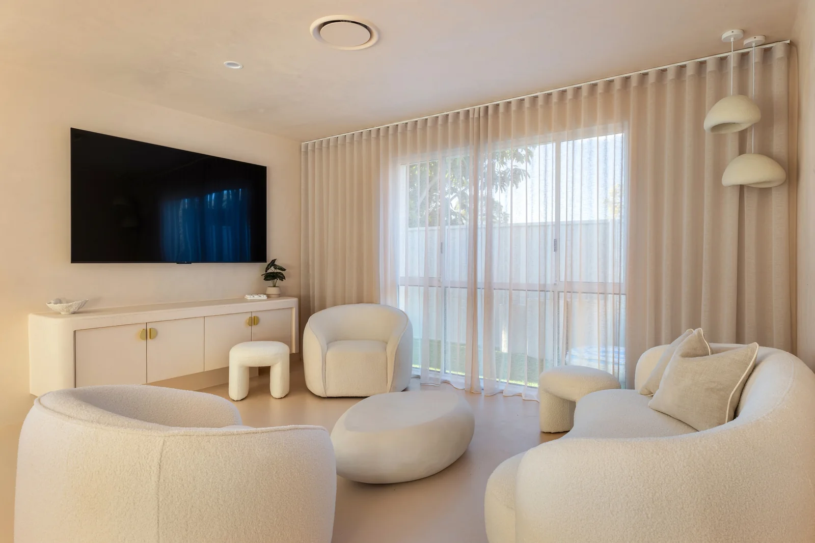Living Room. Tv area of a Gold Coast residence by SunnyDay Development.