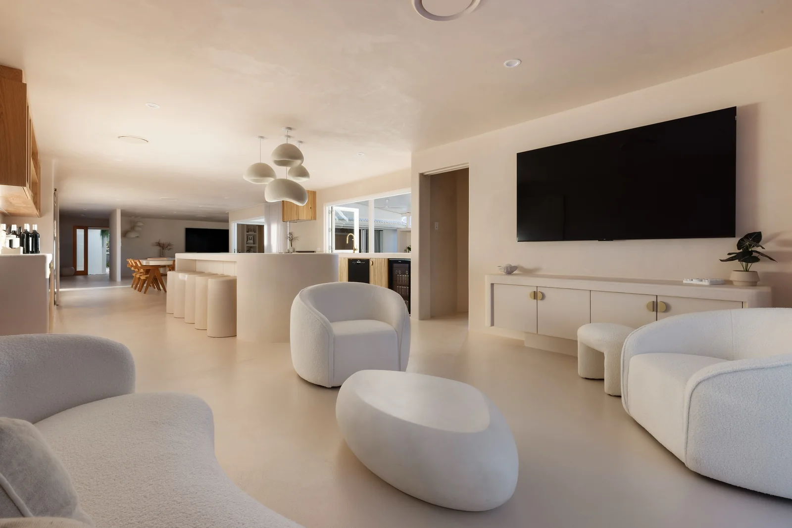 Breakfast Kitchen. Tv area of a Gold Coast residence by SunnyDay Development.