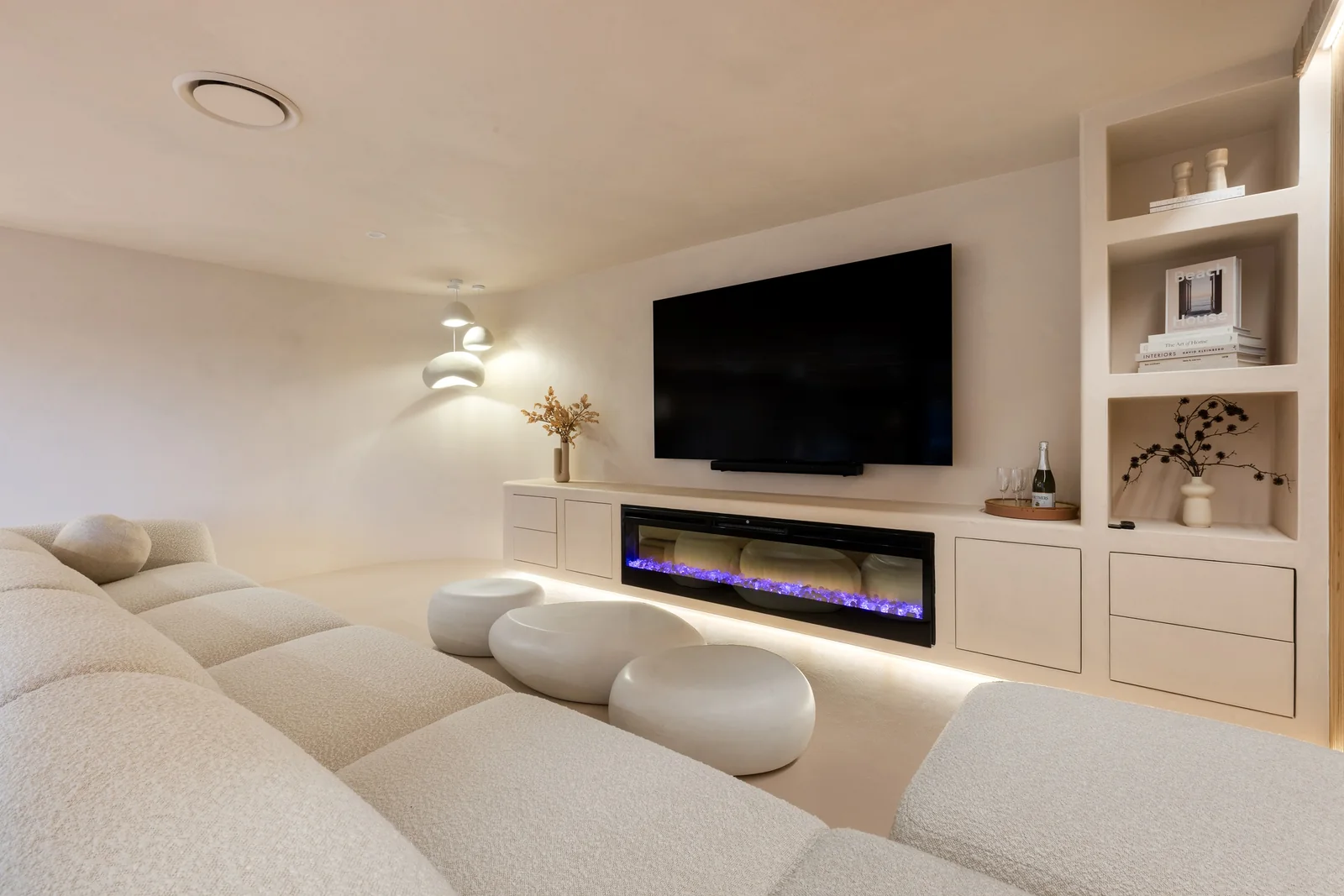 Family Lounge. Media room of a Gold Coast residence by SunnyDay Development.