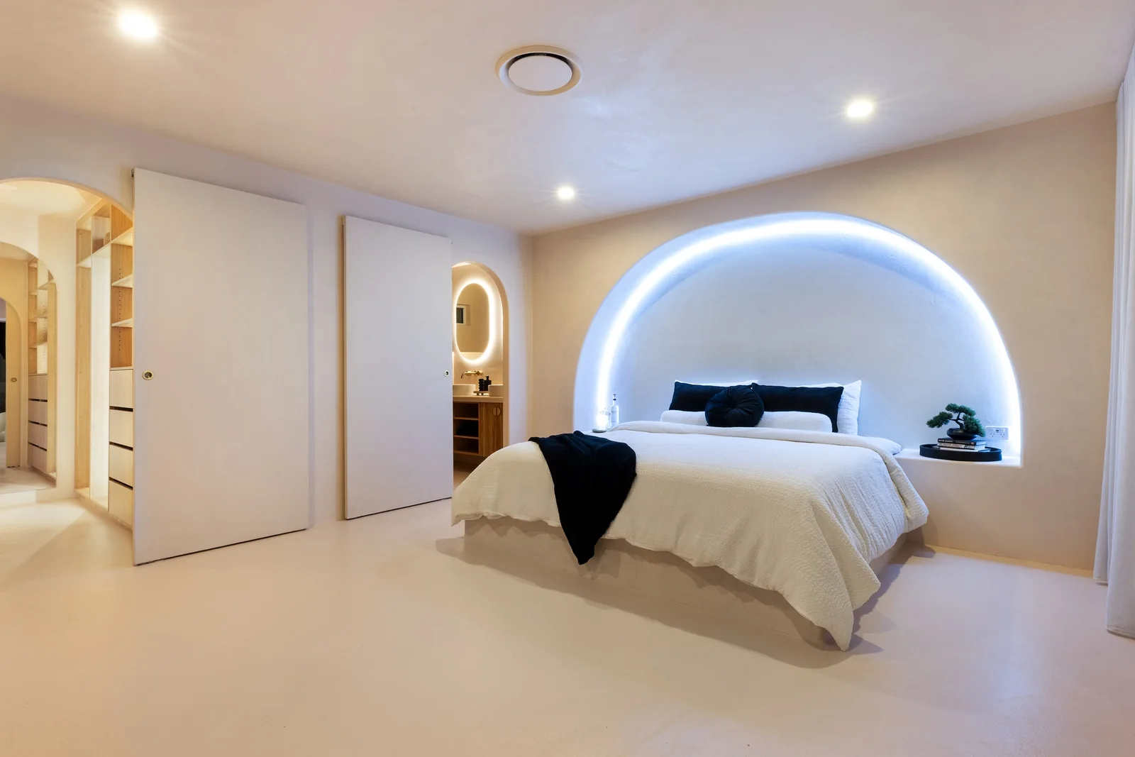 Sculpted Bedroom. King bedroom of a Gold Coast residence by SunnyDay Development.