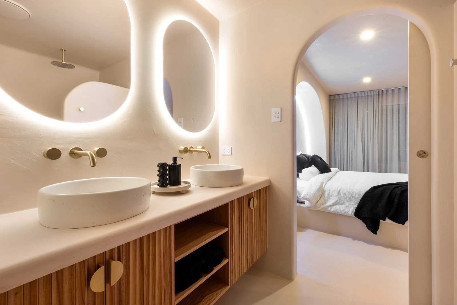 Ensuite Detail. King ensuite of a Gold Coast residence by SunnyDay Development.