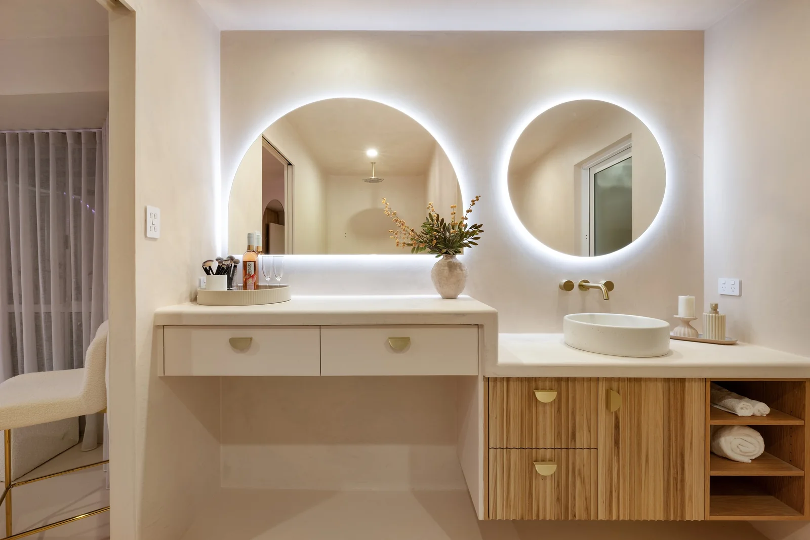 Twin Mirror Ensuite. King ensuite of a Gold Coast residence by SunnyDay Development.